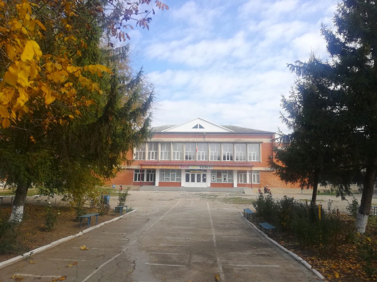 Liceul ,,Mihai Eminescu” din s. Sadaclia este în așteptarea restaurării gardului