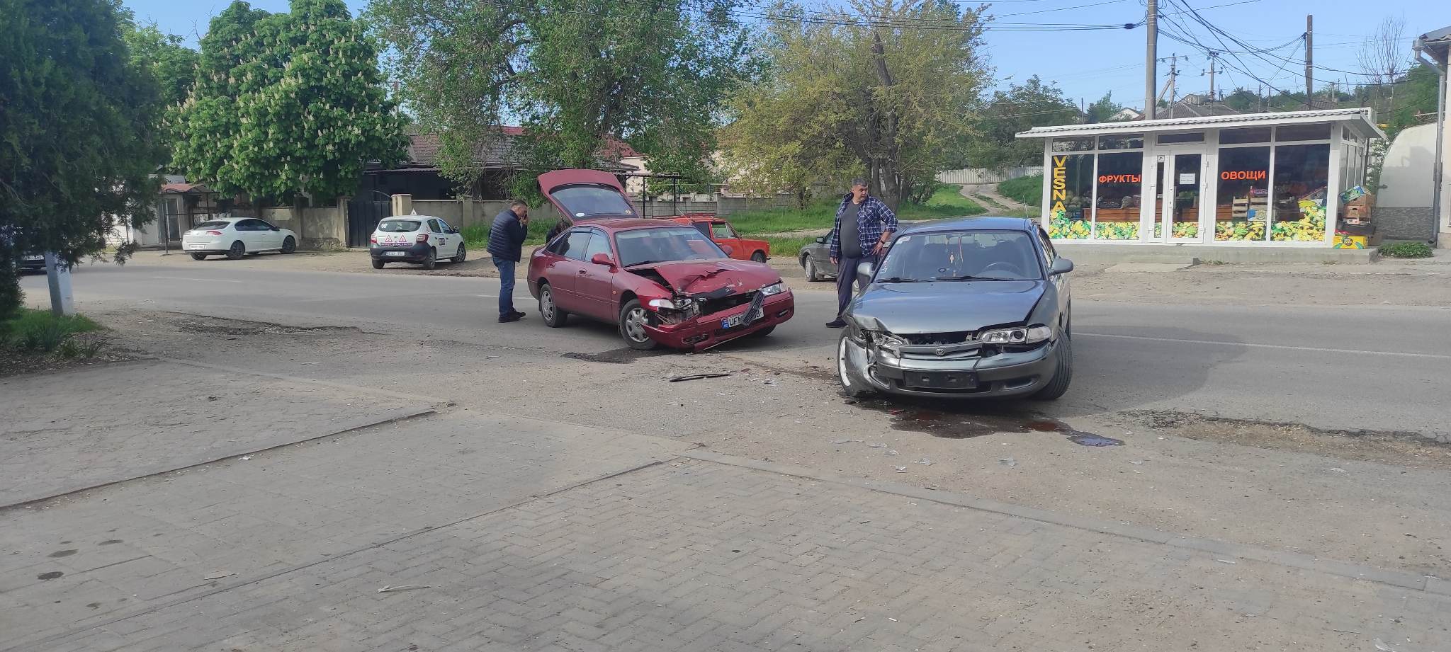 В центре Басарабяски столкнулись 2 автомобиля