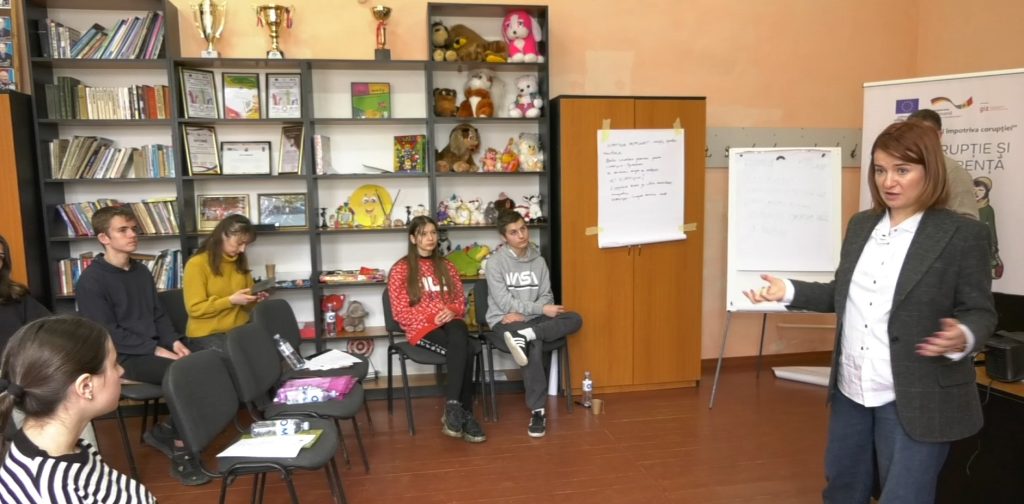 «Коррупция нарушает права человека». Что еще об этом феномене знают школьники Басарабяски