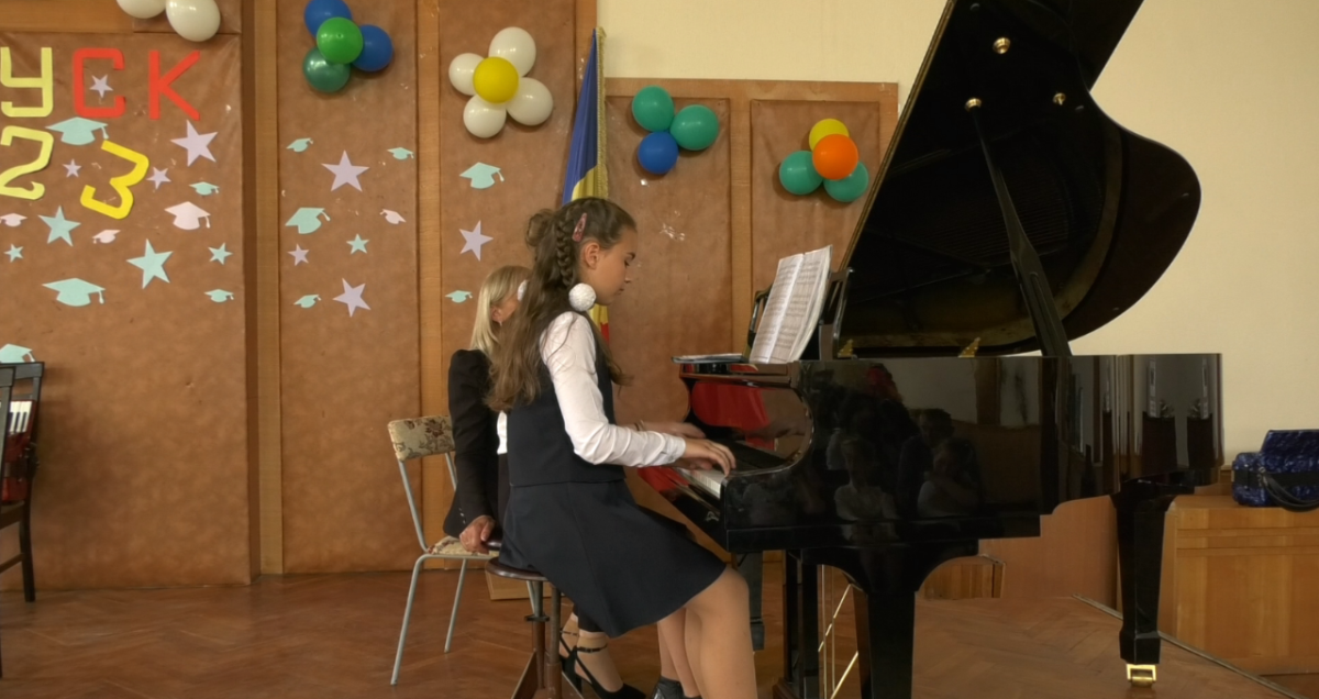 Dans, muzică și pictură. Elevii Școlii de Arte Basarabesca au demonstrat talente și roada muncii lor