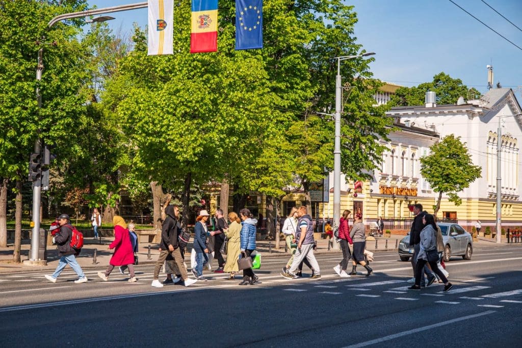 поиск работы в Молдове летом
