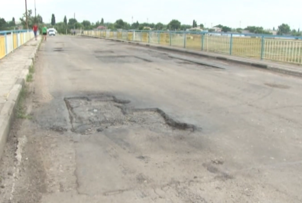 давайте вспомним. ремонт дороги затянулся