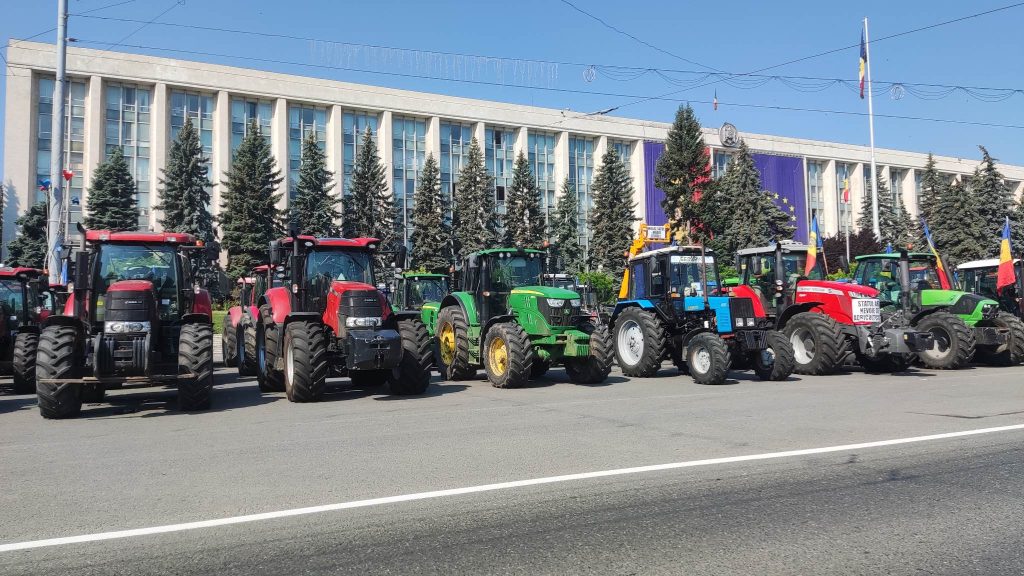 Fermierii, care au suferit de pe urma crizelor din 2022, pot solicita ajutor de la ministerul Agriculturii