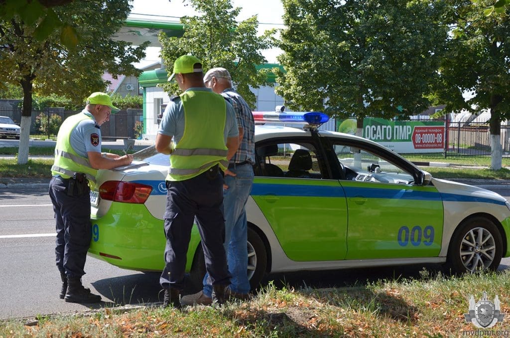 Водителей штрафуют в Приднестровье за отсутствие местной страховки. Что говорят об этом в Бюро реинтеграции