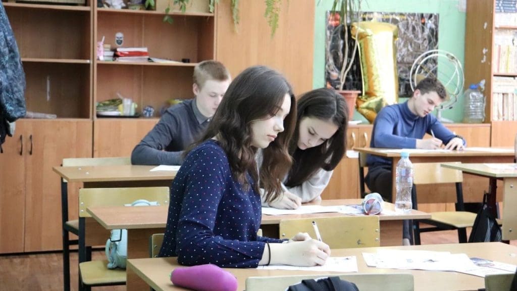 За повышение успеваемости ученики могут получить денежные премии. В Молдове объявлен конкурс «Вознаграждение за развитие»