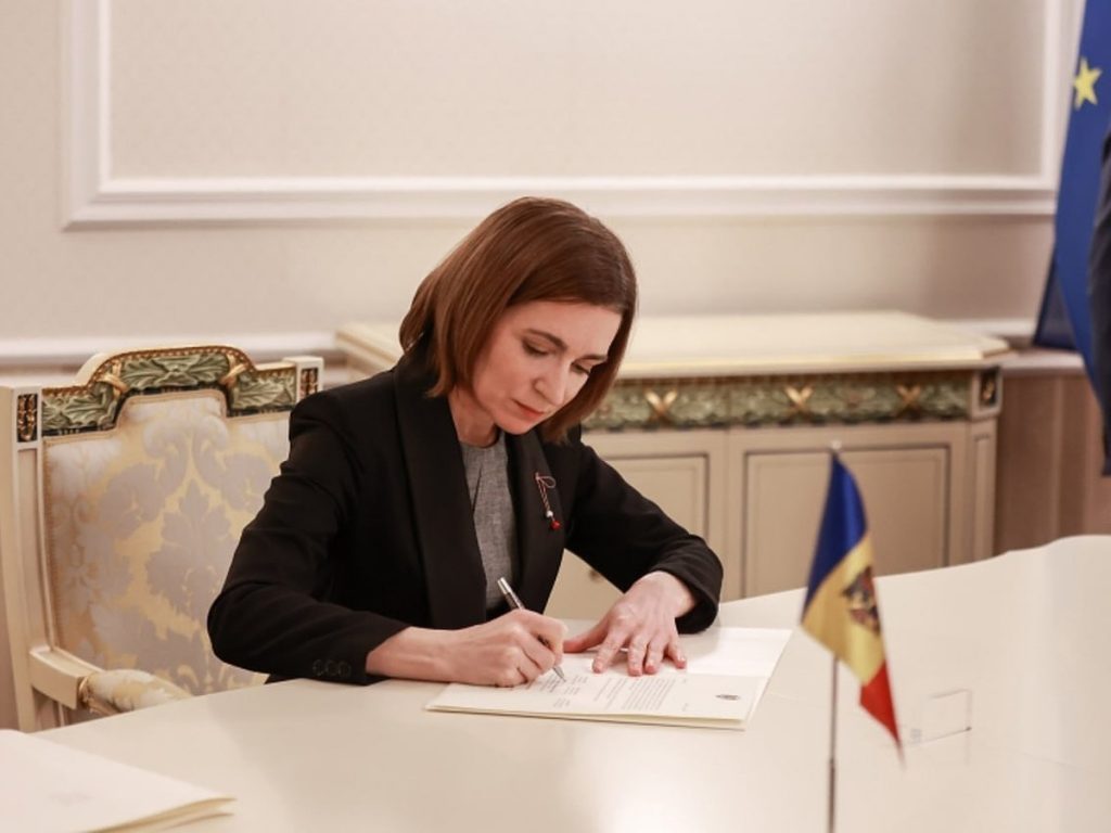 Санду промульгировала закон, запрещающий представителям партии Шор участвовать в выборах