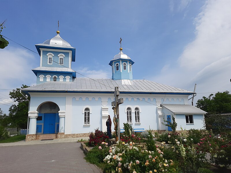 Slujbă de Hram în biserica Acoperământul Maicii Domnului din s. Carabetovca