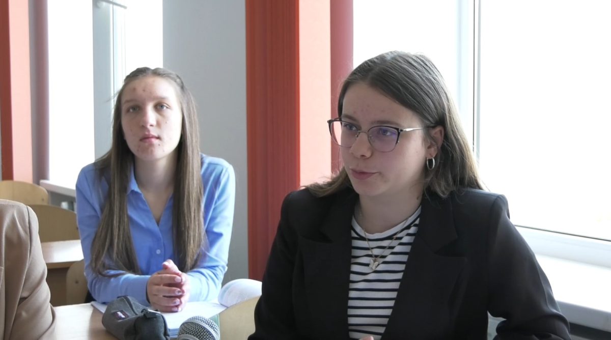 (VIDEO) Vârsta și neajunsul experienții sunt oare cauza numărului mic de tineri care merg la vot. Opiniile tinerilor