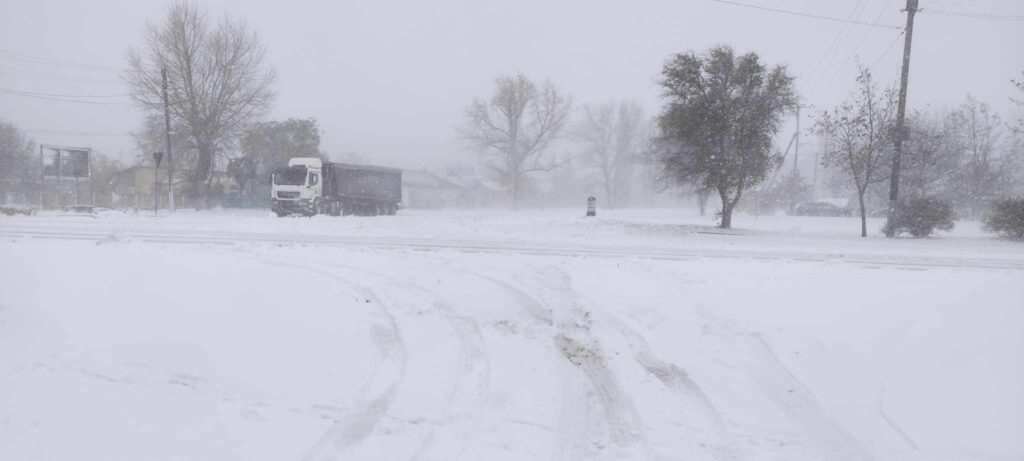 Район Басарабяска заносит снегом. В сторону Комрата движение затруднено