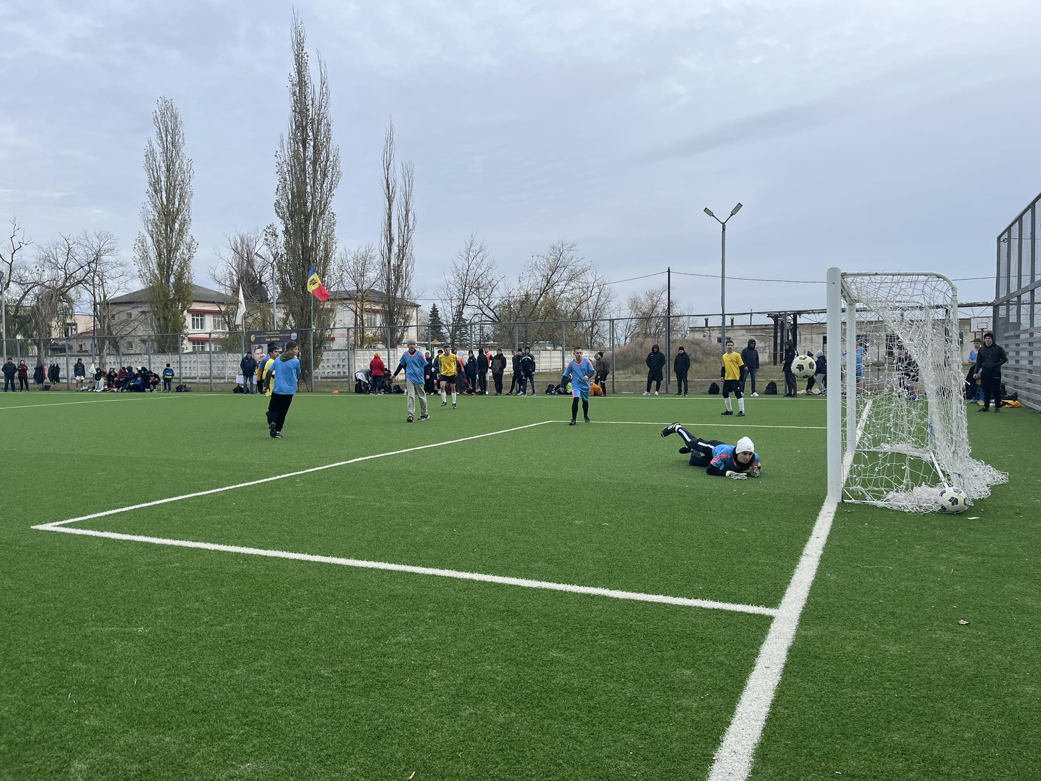 (FOTO) În Basarabeasca s-a desfășurat un turneu de fotbal în memoria unei legende a fotbalului