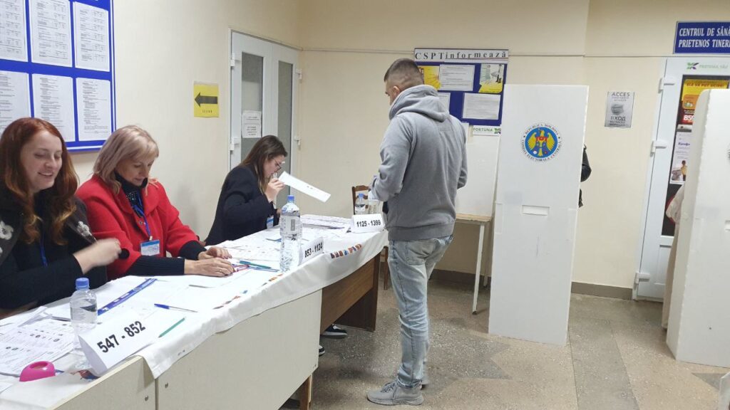Второй тур выборов в г.Басарабяска. Явка избирателей к полудню