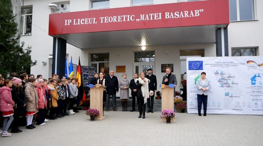 (VIDEO) Liceul ,,M. Basarab” a fost eficientizat energetic cu suportul UE. Cum a avut loc inaugurarea
