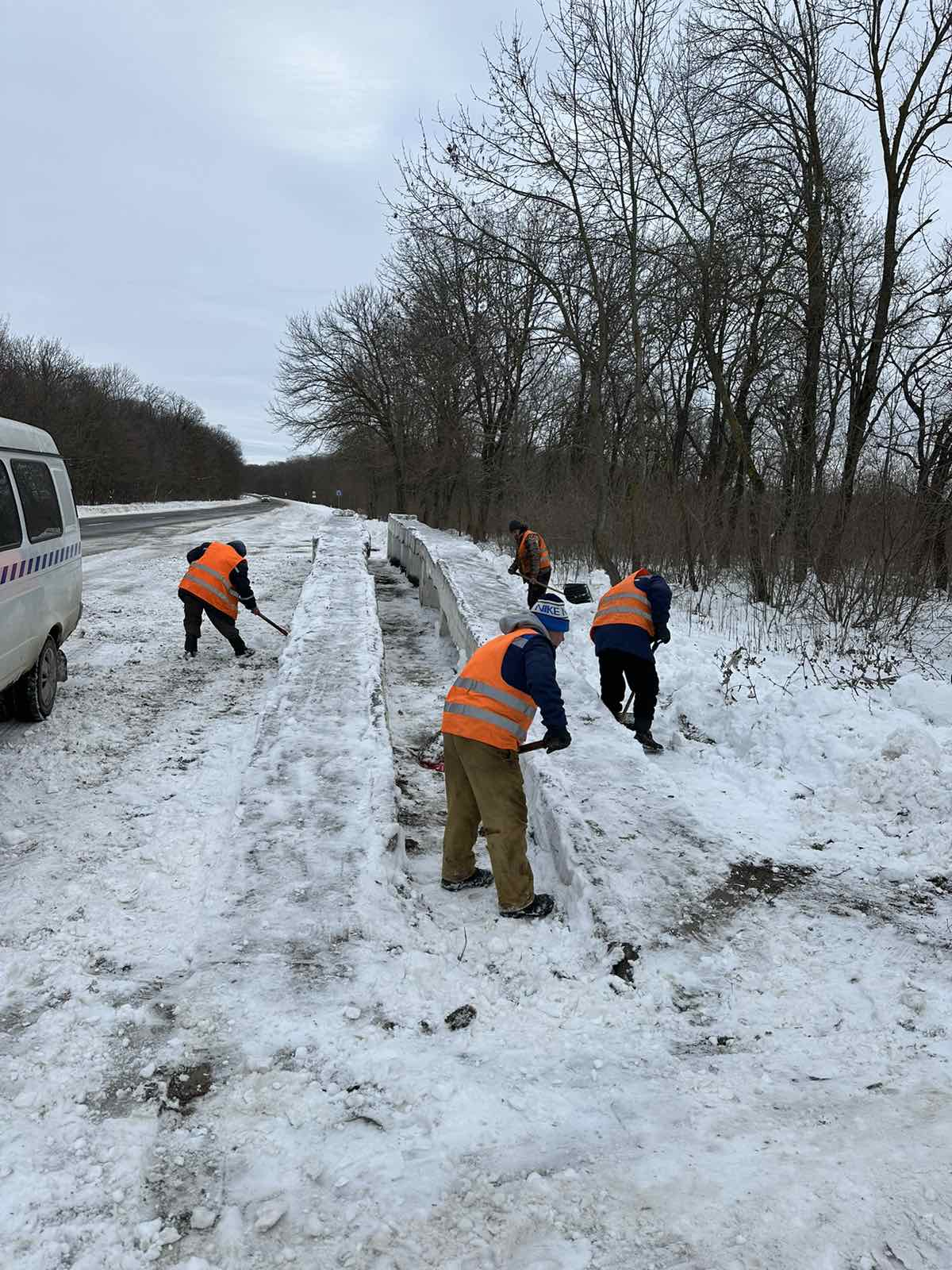(FOTO) ASD: pe drumurile publice naționale se atestă ghețuș, pe alocuri zone înzăpezite