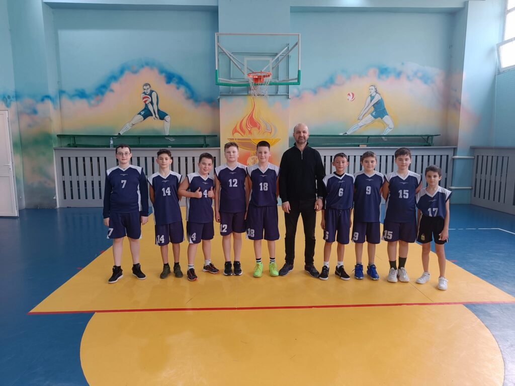 команда Баскетболистов из Басарабяски