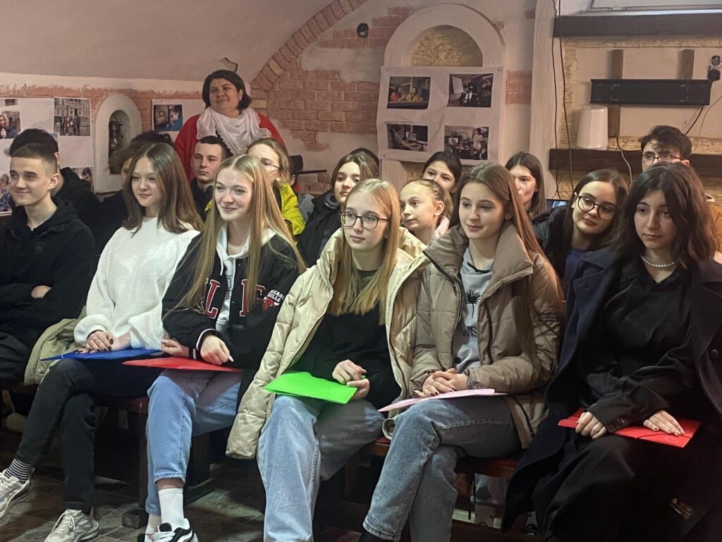 (ВИДЕО) Встреча читателей BAStv: что нового узнали школьники из Басарабяски и Абаклии