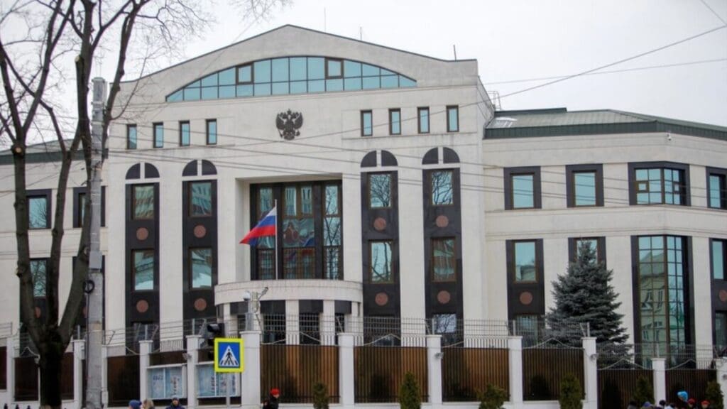 Один из сотрудников посольства России в Кишиневе объявлен персоной нон грата на территории Молдовы