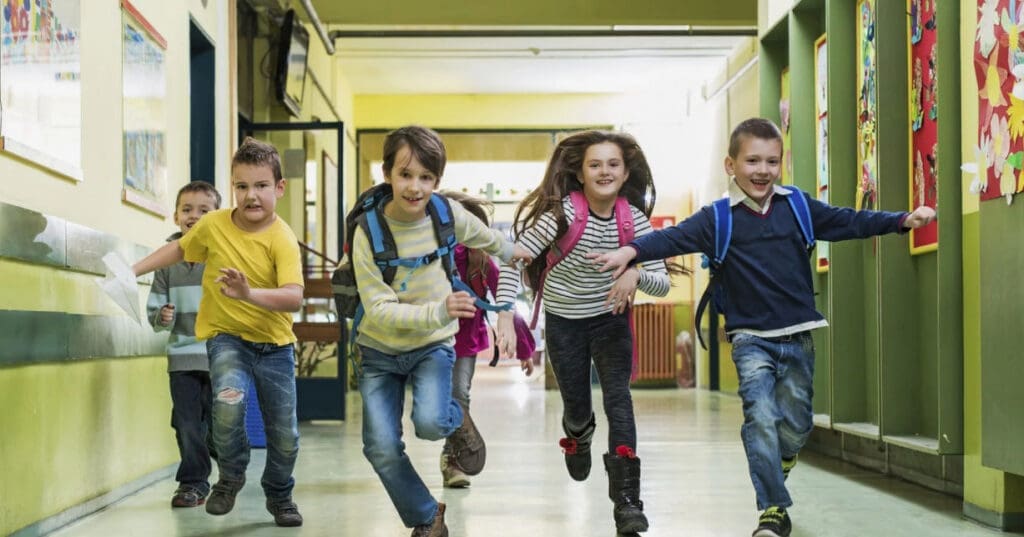 В следующем учебном году осенние и весенние каникулы могут стать длиннее