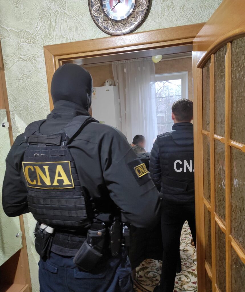 1000€-prețul pentru un permis de conducere. Percheziții în Chișinău și Comrat