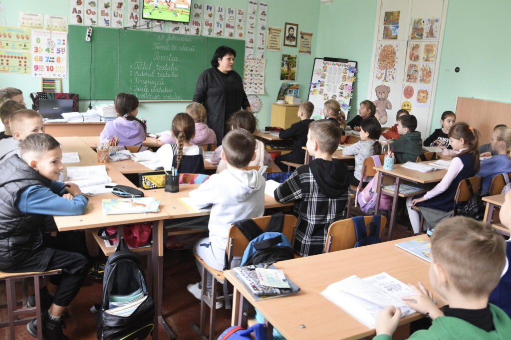 Protecția Copiilor în Școli: societatea civilă cere ca în Codul Educației să nu fie introduse sancțiuni pentru elevi