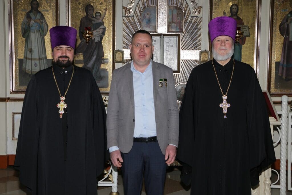 Locuitorul s. Abaclia a primit brevetul jubiliar la biserica ,,Sfinții Arhangheli Mihail și Gavriil”