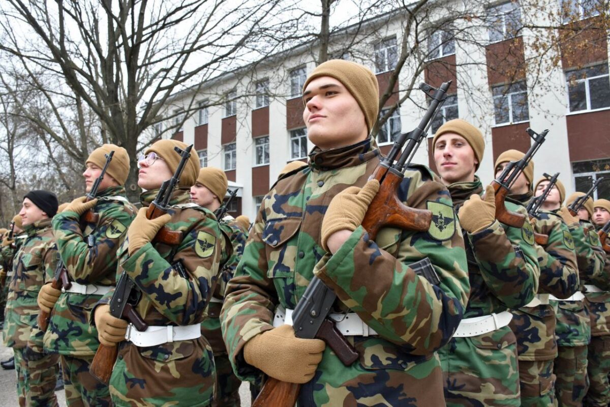 (ФОТО) В Молдове мужчин начали вызывать в военкоматы. Министерство обороны дало пояснение