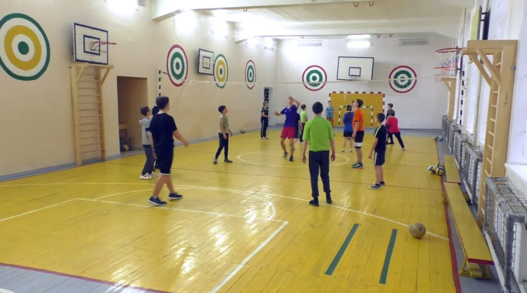 Почему ученикам лицея «Н.Гоголь» нравится посещать секцию по волейболу