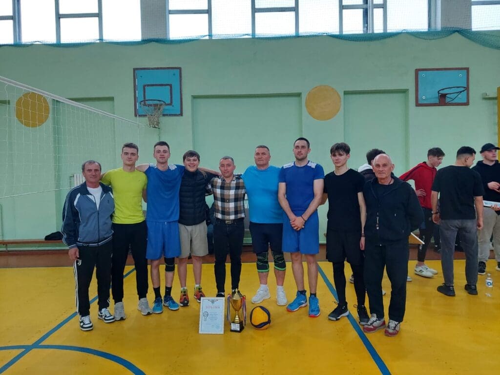 (FOTO) În s. Sadaclia s-a desfășurat o competiție de volei. Cine s-a plasat pe primul loc