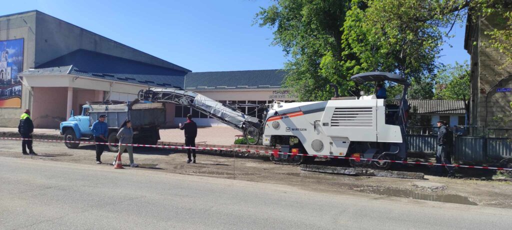 В центре Басарабяски начали благоустраивать территорию. Что планируется сделать