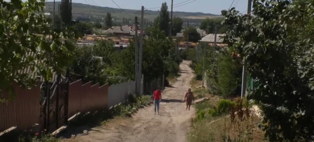 Самые актуальные проблемы в Басарабяске: недостаток хорошо оплачиваемых рабочих мест и плохое состояние дорог. Результаты опроса BAStv