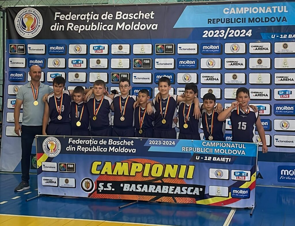 (ФОТО) Команда из Басарабяски завоевала золото в чемпионате Молдовы по баскетболу среди мальчиков до 12 лет