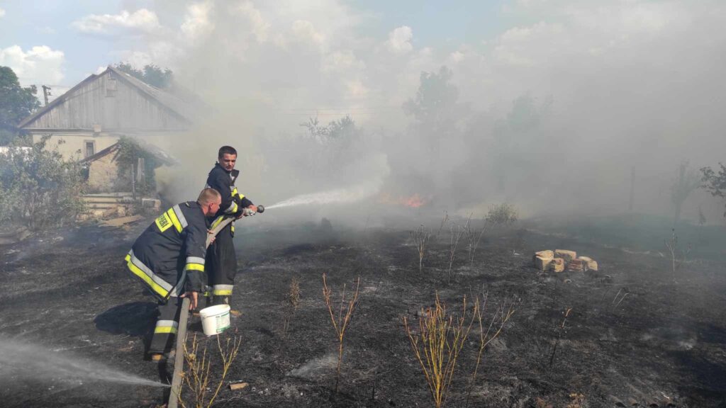 возгорание сухой растительности