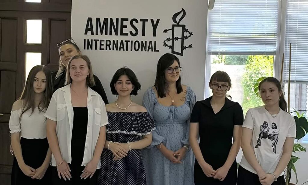 Лицеистка из Басарабяски заняла призовое место в конкурсе эссе от Amnesty International Moldova