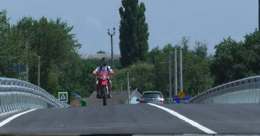 (ФОТО) Мост, соединяющий микрорайоны Романовка и Станция, открыт для движения транспорта