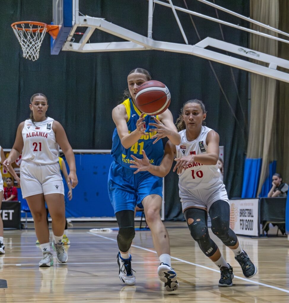 (ФОТО) Вторая победа сборной Молдовы в отборочном туре Чемпионата Европы по баскетболу U-16: обыграли Албанию