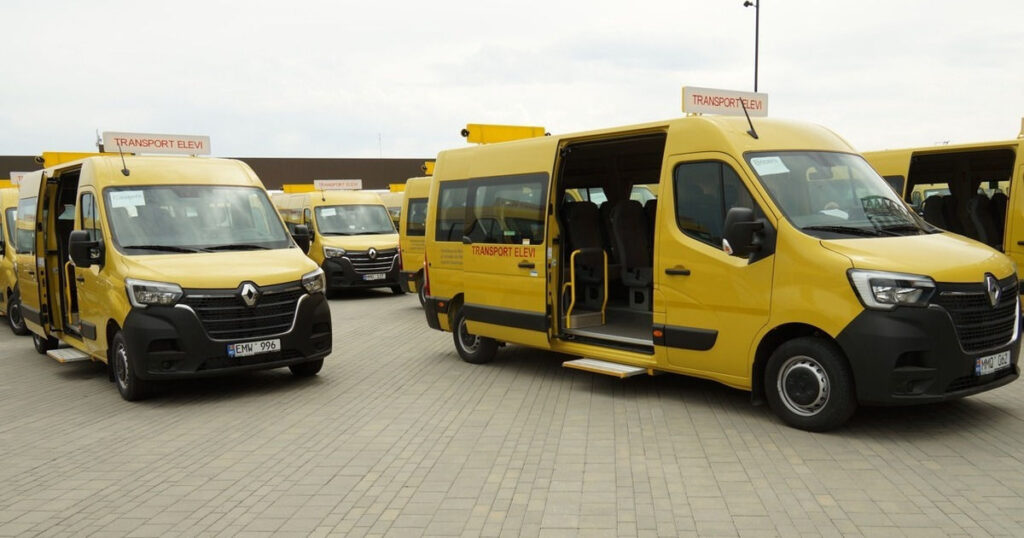 Район Басарабяска получил новый школьный автобус