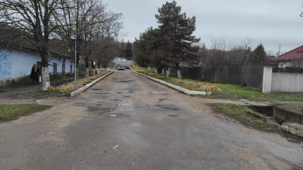 Какие участки дорог, тротуаров и площадей в Басарабяске необходимо отремонтировать в 2025 году? Опрос недели
