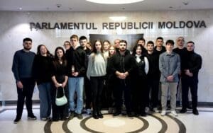 Молодежь из Басарабяски побывала на экскурсии в Парламенте Молдовы