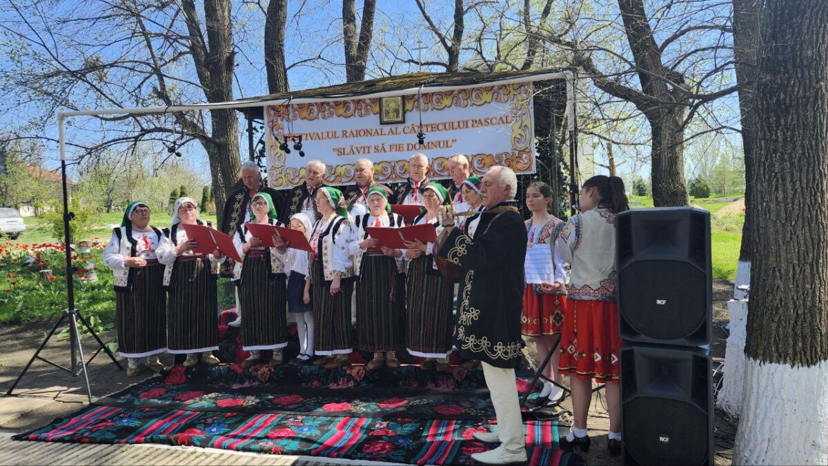 (FOTO) Festivalul Pascal „Slăvit să fie Domnul” – o celebrare a credinței și tradiției la Mănăstirea Chistoleni