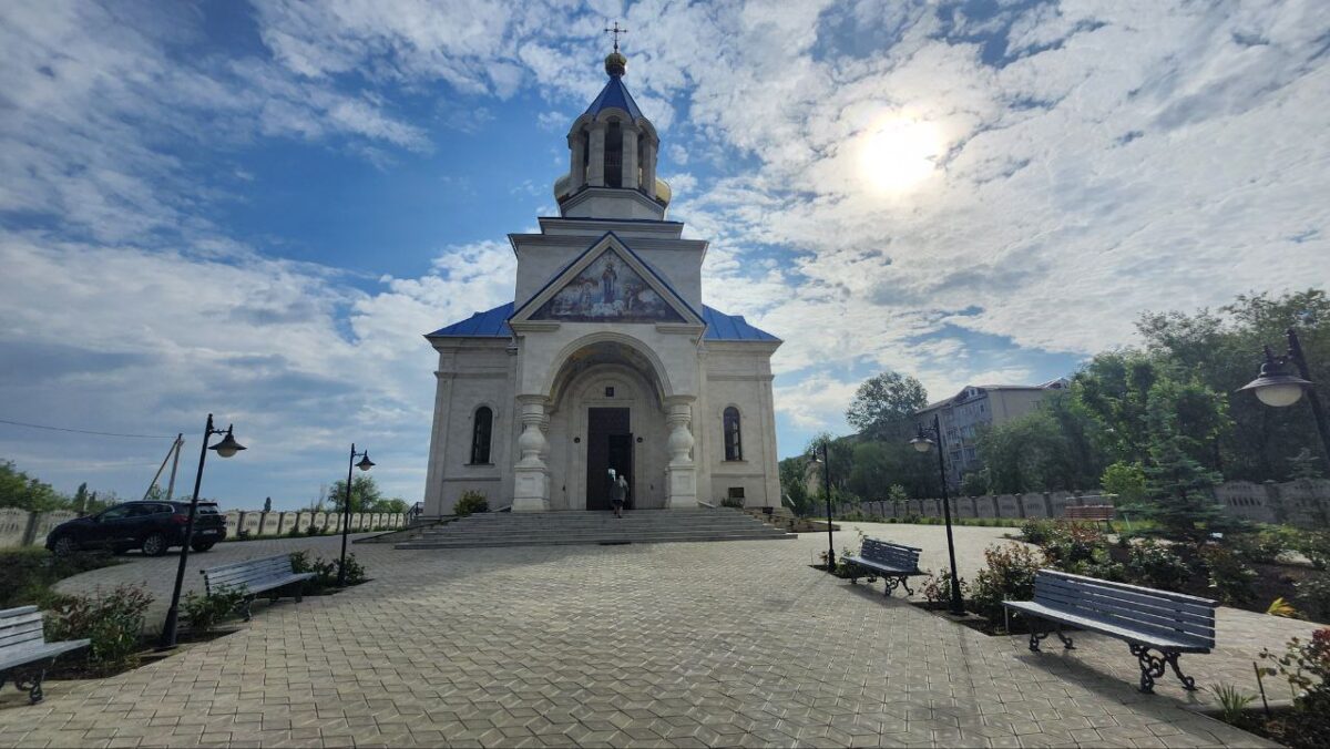 (ФОТО) Торжественное богослужение по случаю Храма города Басарабяска: обычаи и запреты дня святого Николая