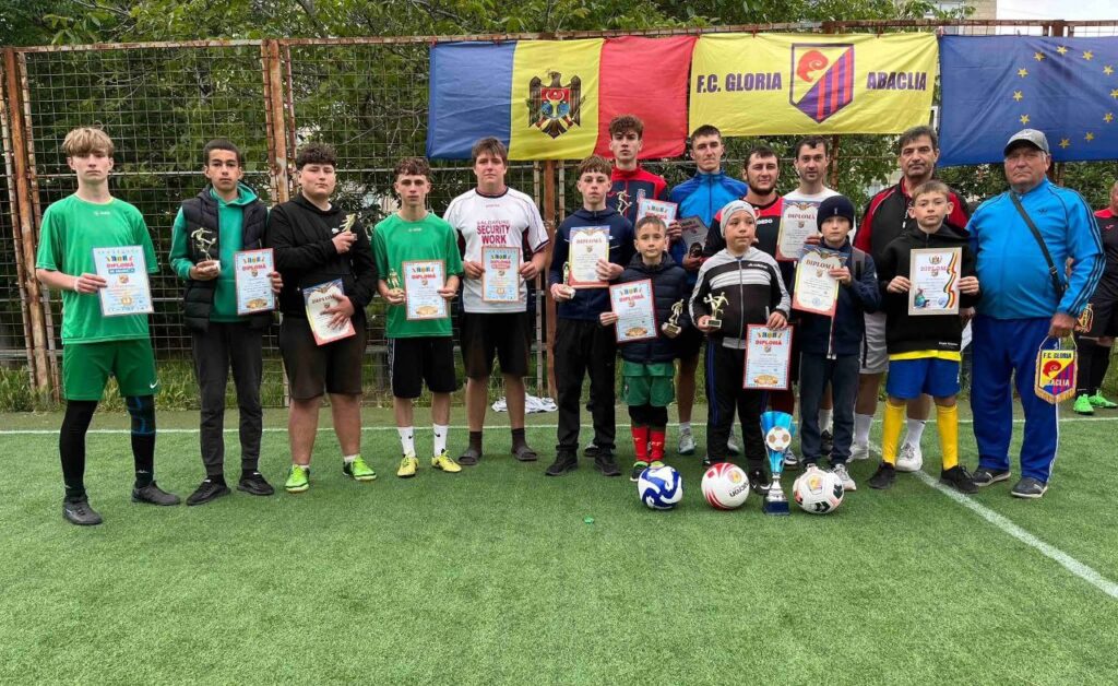 (FOTO) Campionatul de minifotbal între Mahalele satului Abaclia și-a desemnat câștigătorii