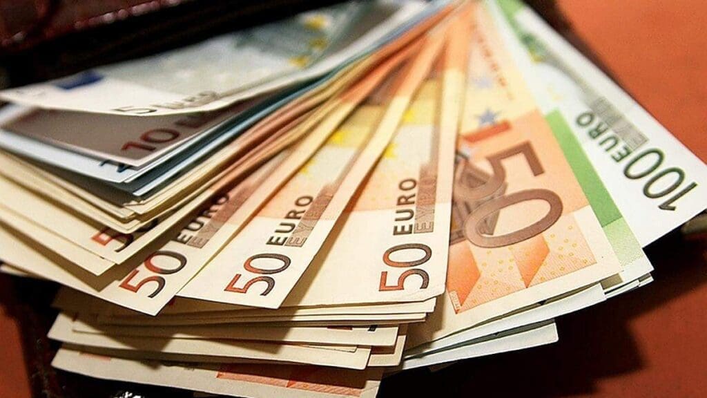 Курс валют на 8 августа: евро и доллар подешевели