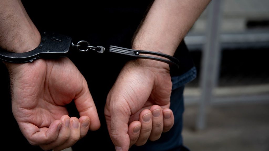 Блогер из Кишинева задержан за мошенничество с «инвестициями» в авто из США