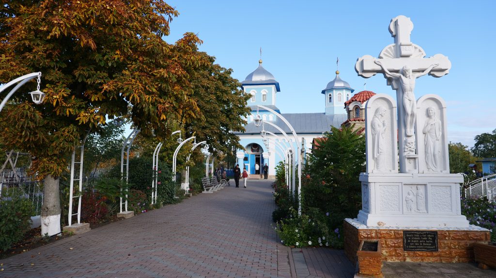 В Покров Пресвятой Богородицы Карабетовка отмечает Храм села