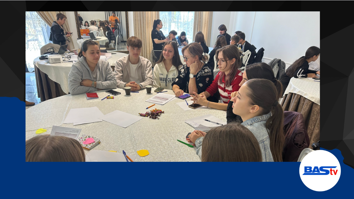 (FOTO/VIDEO) Training pentru voluntari: tinerii din raionul Basarabeasca au învățat să transforme ideile în proiecte de succes