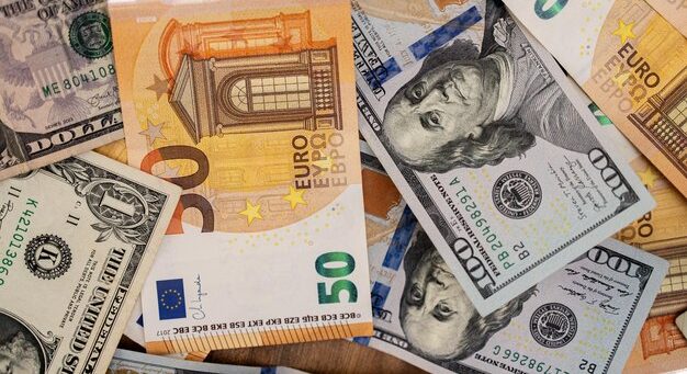 доллары и евро