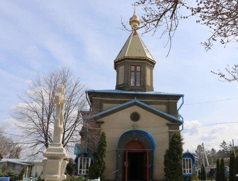 Hramul satului Abaclia