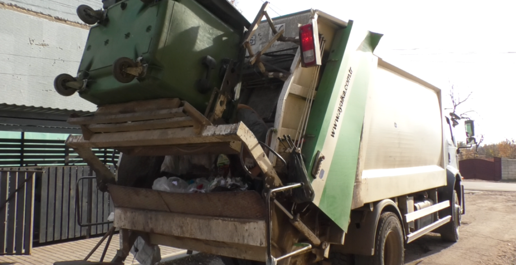машина по вывозу мусора