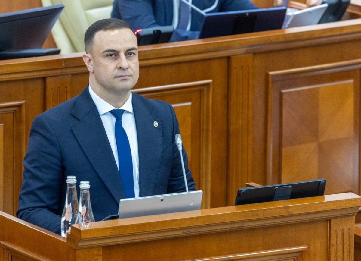 Александру Пынзарь