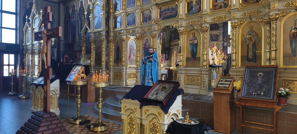 богослужение в храме святого Николая города Басарабяска
