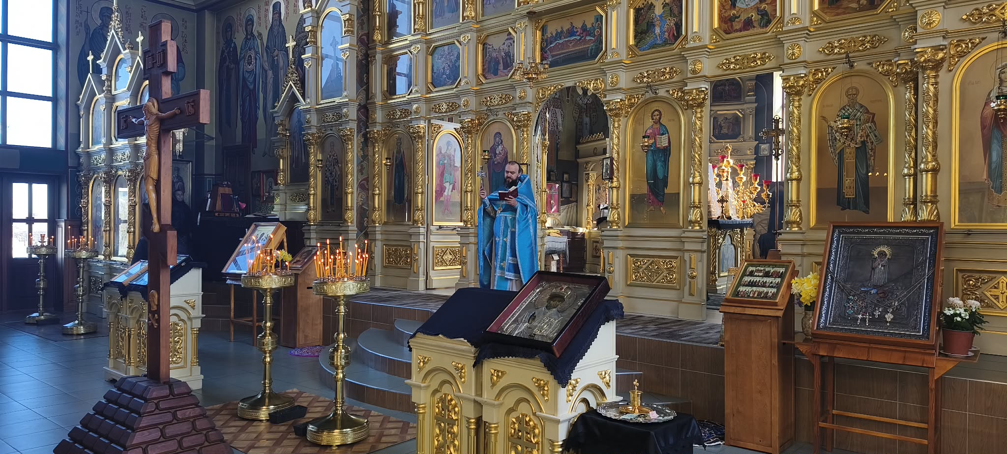 богослужение в храме святого Николая города Басарабяска